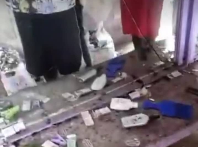 INSÉCURITÉ À KINSHASA : UN SALON DE COIFFURE VANDALISÉ PAR DES HOMMES ARMÉS À MASINA