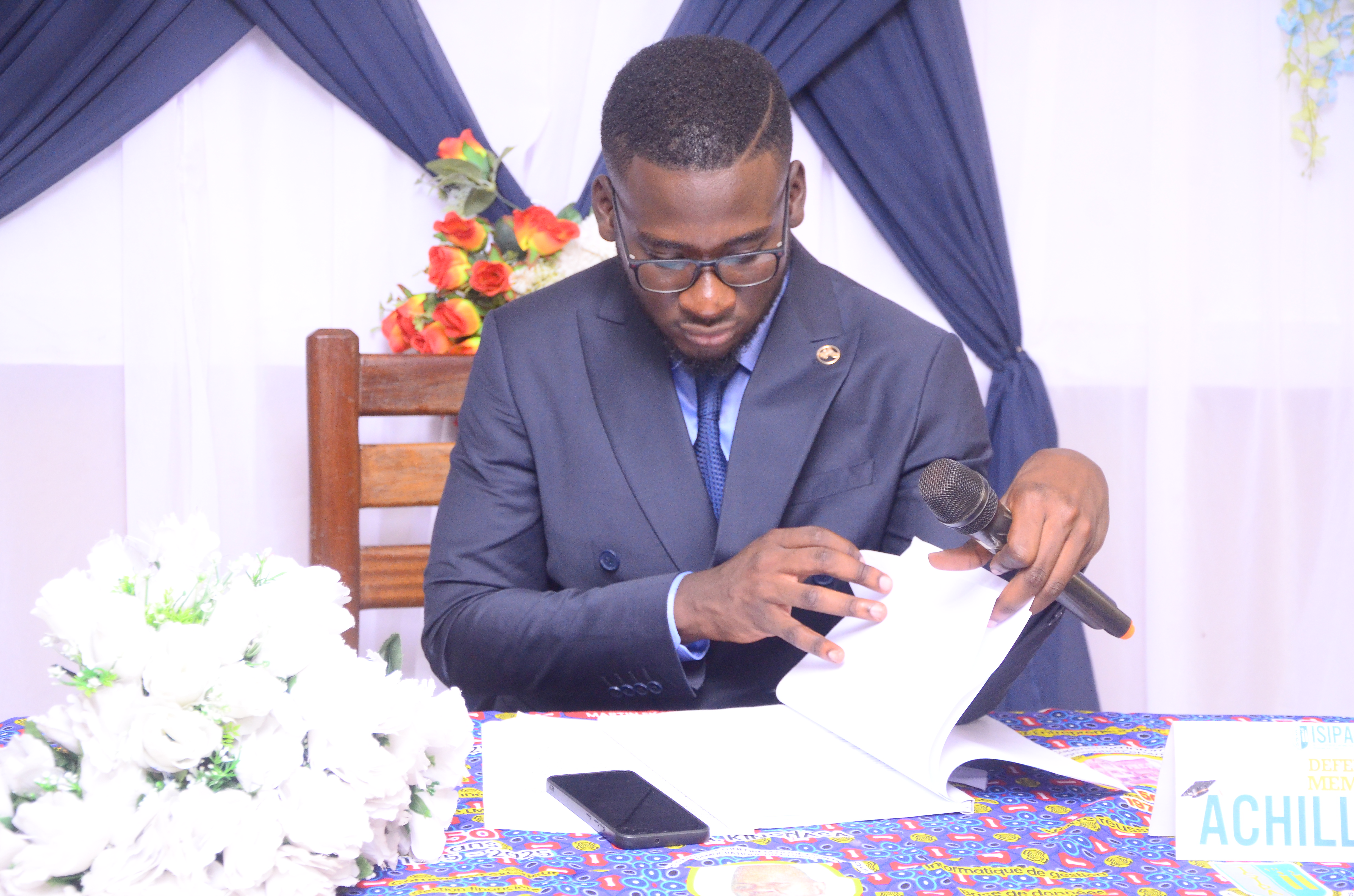 "RÉSEAUX SOCIAUX ET MARCHÉ NUMÉRIQUE À KINSHASA " , tel est le sujet du mémoire de licence en communication numérique de BOPE MINGA ACHILLE ( ISIPA)