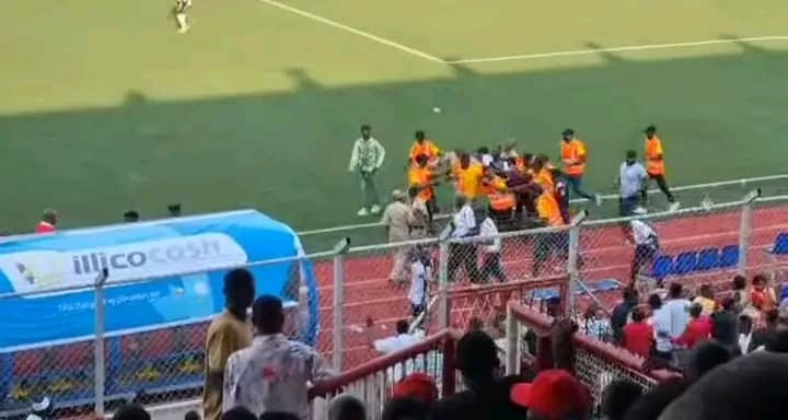DRAME À LUBUMBASHI : UN MORT, PLUSIEURS BLESSÉS GRAVES ET D'ÉNORMES DÉGÂTS MATÉRIELS APRÈS LE DERBY LUPOPO - MAZEMBE