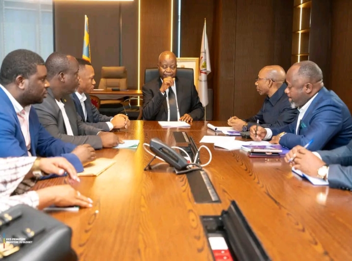 Budget: Adolphe Muzito rassure les députés provinciaux sur la prise en compte de leurs préoccupations