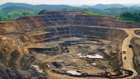 Mines en RDC : le gouvernement rappelle aux sociétés minières l’obligation de céder 5 % du capital aux travailleurs congolais 