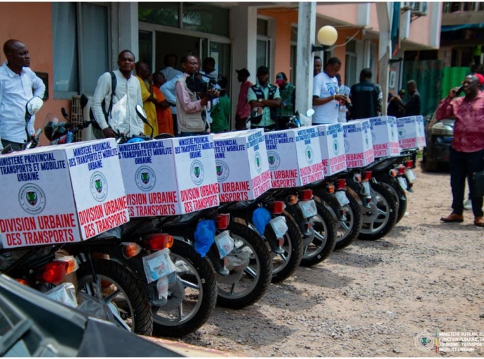 Kinshasa : relance de la taxe de stationnement et nouveaux équipements pour les agents de transport